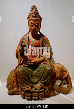 Cette sculpture en bois de Bodhisattva Samantabhadra, datant de la dynastie Ming vers 1500 après JC, fait partie de la collection du Musée Linden de Stuttgart, Allemagne, présentant des œuvres bouddhistes Banque D'Images