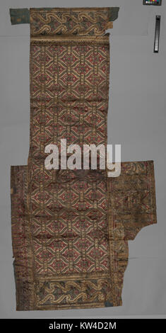 Il s'agit d'une image d'une bordure décorative, faisant partie de la collection MET, mettant en valeur des designs complexes et un savoir-faire artistique. Il reflète le style ornemental typique de sa période, souvent utilisé dans diverses œuvres artistiques, y compris les manuscrits et les textiles. Banque D'Images