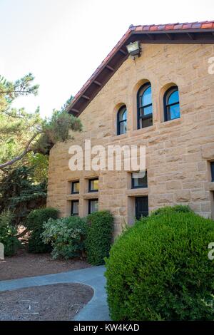 Frederick Emmons Terman engineering laboratory sur le campus de l'Université de Stanford dans la Silicon Valley ville de Palo Alto, Californie, le 25 août 2016. Terman était un mentor de Hewlett Packard fondateurs William Hewlett et David Packard, et est connu comme l'un des chiffres clés dans l'établissement de la Silicon Valley comme un hub de l'innovation technologique. Banque D'Images