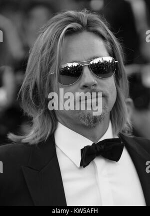 Cannes, France, 22/05/2012 : ( Image ) monochrome altérées à Brad Pitt assiste à la 'Tuer doux' Premiere - 65e Festival du Film de Cannes au Palais des Banque D'Images