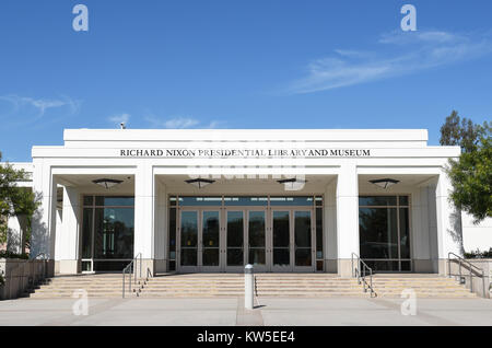 YORBA Linda, Californie - Le 24 février 2017 : Richard Nixon Library et berceau entrée principale. Le Presidential Library and museum et final Banque D'Images