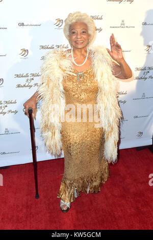 Nichelle Nichols Nichelle Nichols assiste à la célébration du 85e anniversaire de la Piazza/Le bosquet le 28 décembre 2017 à Los Angeles, Californie. Banque D'Images