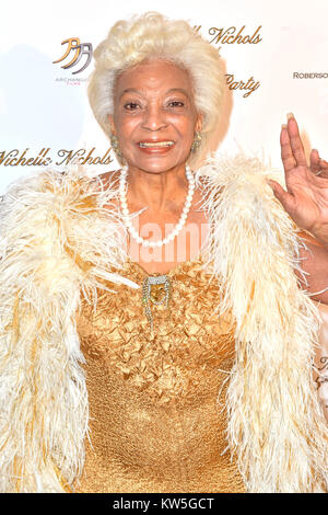 Nichelle Nichols Nichelle Nichols assiste à la célébration du 85e anniversaire de la Piazza/Le bosquet le 28 décembre 2017 à Los Angeles, Californie. Banque D'Images