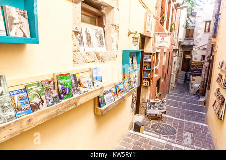 Chania, une librairie dans une rue de la vieille ville, Crète, Grèce, Europe Banque D'Images