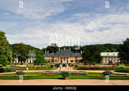 Jardin du château et le palais de la montagne, le château de Pillnitz, arrangement und Schlossgarten , Bergpalais Schlossanlage Pillnitz Banque D'Images