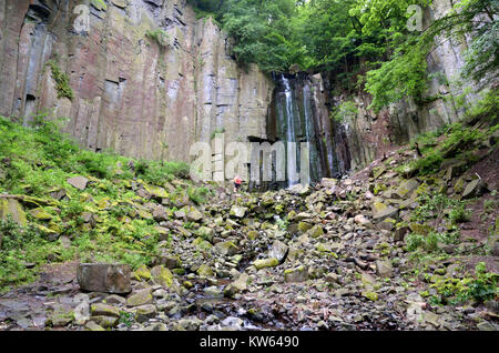 Tchèquia, Boehmisches de montagnes basses, cascade de la NSG, Vrkoc Boehmisches , Tschechien, Wasserfall im Mittelgebirge, NSG Vrkoc Banque D'Images