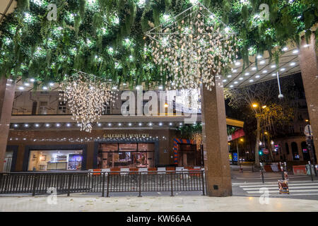 Décorations de Noël et les lumières à Galeries Lafayette, Paris, France Banque D'Images