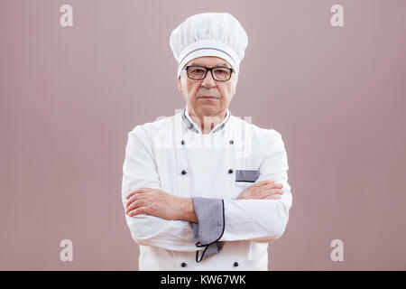 Le chef du restaurant de portrait en uniforme de travail Banque D'Images