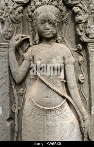 L'Apsara en pierre sur le mur de temple Bayon à Angkor, Cambodge Banque D'Images