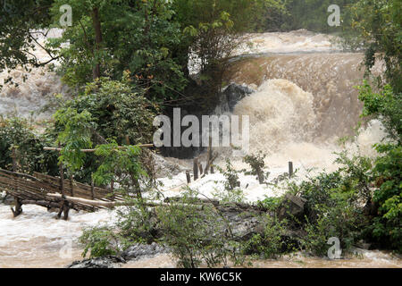 Waterfal Somphamit sur l'île de Don Khone, Laos Banque D'Images