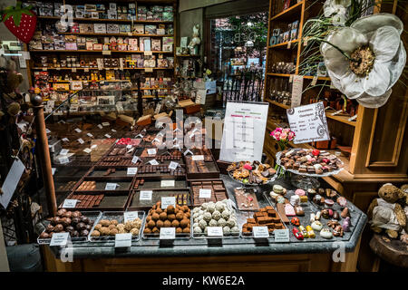 Bruges, Belgique - 12 août 2016 : chocolat belge produit en Belgique. Une industrie majeure depuis le 19ème siècle, aujourd'hui, c'est une partie importante de Banque D'Images