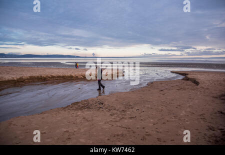 Swansea Bay sous un ciel d'hiver Banque D'Images