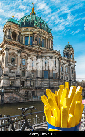 Vue sur l'île des Musées de Berlin à Dom Banque D'Images