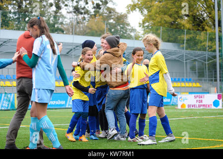 Les filles de l'équipe de football". L'Ukraine Filles Football Cup "EmPower Girl". Le 11 octobre 2017. Kiev, Ukraine Banque D'Images