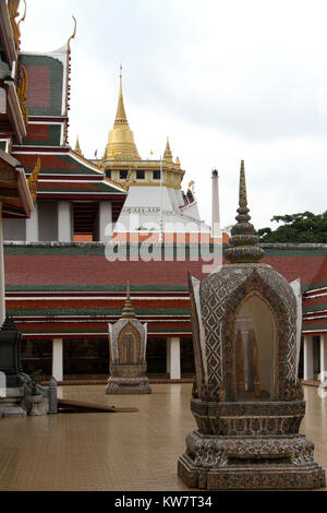 À l'intérieur de Wat Saket Ratcha Wora Wihan Maha, Bangkok, Thaïlande Banque D'Images