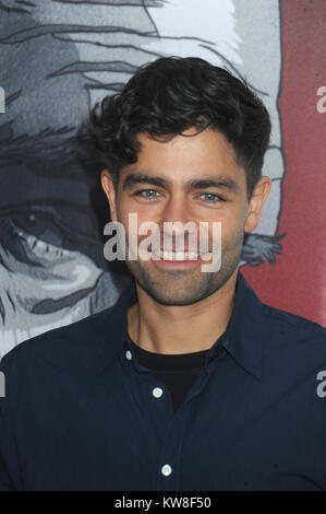 NEW YORK, NEW YORK - 11 avril : Adrien Grenier assiste à la première de 'New York' criminel dans l'AMC Loews Lincoln Square 13 theatre le 11 avril 2016 à New York City People : Adrien Grenier Banque D'Images