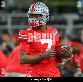 Arlington, TX, États-Unis. Dec 29, 2017. Ohio State Buckeyes quarterback Dwayne Haskins (7) au cours de la Goodyear Cotton Bowl Classic entre les USC Trojans et l'Ohio State Buckeyes à AT&T Stadium à Arlington, TX. John Glaser/CSM/Alamy Live News Banque D'Images