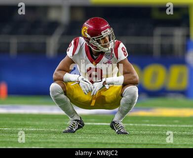 Arlington, TX, États-Unis. Dec 29, 2017. L'USC Trojans Iman évoluait Marshall (8) au cours de la Goodyear Cotton Bowl Classic entre les USC Trojans et l'Ohio State Buckeyes à AT&T Stadium à Arlington, TX. John Glaser/CSM/Alamy Live News Banque D'Images