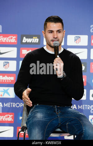 Madrid, Espagne. 31 Décembre, 2017. Vitolo lors de sa présentation en tant que nouveau joueur de l'Atlético de Madrid au stade Wanda Metropolitano de Madrid, Espagne, le 31 décembre 2017 . Más Información Gtres Crédit : Comuniación sur ligne, S.L./Alamy Live News Banque D'Images