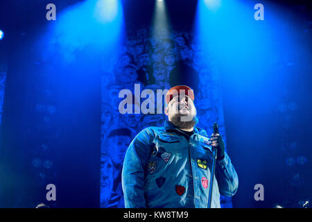 Edinburgh, Royaume-Uni. 31 Dec, 2017. Rag'n'Bone Man sur scène par Princess Gardens dans le cadre d'Édimbourg Hogmanay. Credit : Pako Mera/Alamy Live News Banque D'Images