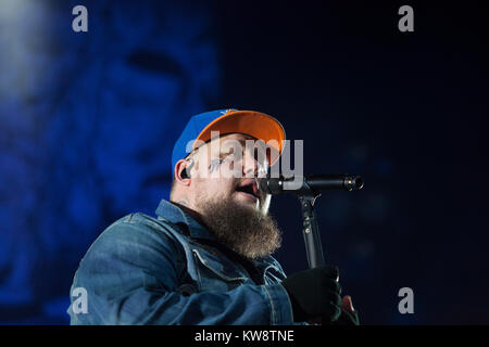 Edinburgh, Royaume-Uni. 31 Dec, 2017. Rag'n'Bone Man sur scène par Princess Gardens dans le cadre d'Édimbourg Hogmanay . Credit : Pako Mera/Alamy Live News Banque D'Images