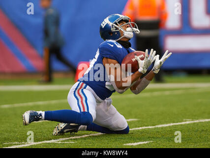 East Rutherford, New Jersey, USA. 31 Dec, 2017. New York Giants punt returner Kalif Raymond (83) dans la deuxième au cours de l'action de la NFL entre les Redskins de Washington et les Giants de New York au Stade MetLife à East Rutherford, New Jersey. Défait les Redskins géants 18-10. Duncan Williams/CSM/Alamy Live News Banque D'Images
