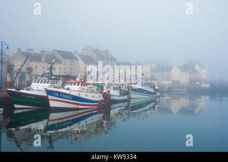 Dans la flotte de pêche de port à Port-en-Bessin, Normandie Banque D'Images