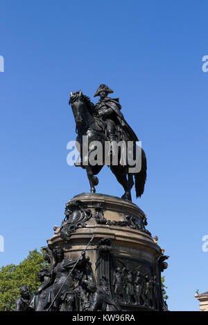 George Washington à cheval sur le dessus de la fontaine du Monument de Washington, Eakins ovale, Philadelphie, Pennsylvanie, USA. Banque D'Images
