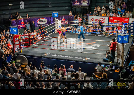 Stade rajadamnern est un stade de boxe Muay Thai à Bangkok en Thaïlande Banque D'Images