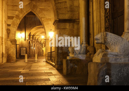 Via Modena, Lanfranco, emplacement médiéval, Cathédrale détail, Italie Banque D'Images