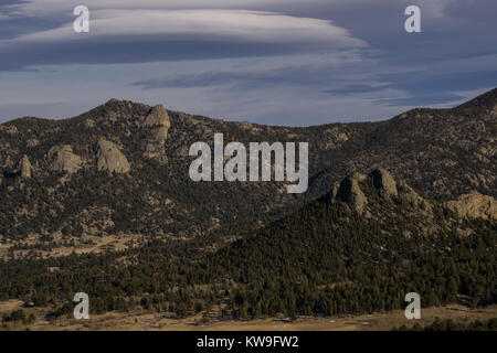 Plus de nuage LENTICULAIRE Estes Park, Colorado. Banque D'Images