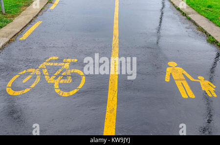 Bike route signe sur bruschadke. Banque D'Images