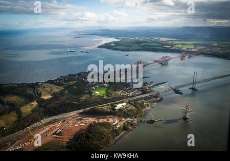 Photo aérienne Forth Bridges, Édimbourg, Écosse Banque D'Images