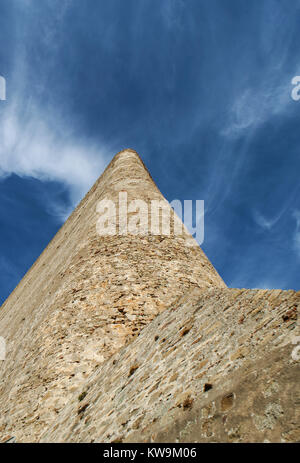 Corse : les détails architecturaux des anciens remparts de la citadelle de Calvi, célèbre destination touristique sur la côte nord-ouest Banque D'Images