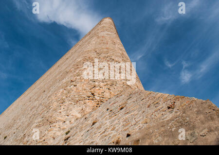Corse : les détails architecturaux des anciens remparts de la citadelle de Calvi, célèbre destination touristique sur la côte nord-ouest Banque D'Images