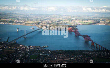 Photo aérienne Forth Bridges, Édimbourg, Écosse Banque D'Images