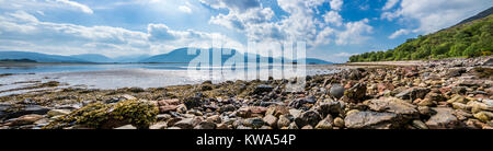 Le Loch Linnhe à Sallachan Point avec la vue vers Onich et Glencoe, Ardnamurchan, Ecosse Banque D'Images