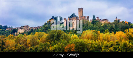 Castell impressionnant°Arquato village,vue panoramique,Piacenza,Emilia Romagna,Italie. Banque D'Images