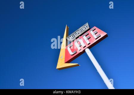 ADRIAN, TEXAS - 21 juillet : Midpoint Cafe Route 66 le 21 juillet 2017 dans la région de Adrian. Mi-chemin entre Chicago et Los Angeles dans l'historique Route 66. Banque D'Images