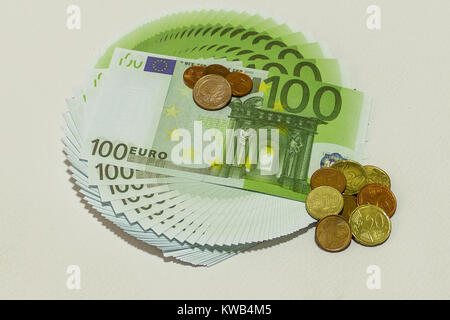 Billets de 100 euros,répertoriés dans le bon cercle et c. Banque D'Images