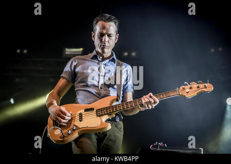 Le groupe de rock indépendant américain Deerhunter effectue un concert live à l'Arena Stade au Roskilde Festival 2014. Ici le bassiste et musicien Josh McKay est représenté sur scène. Danemark 06.07.2014. Banque D'Images