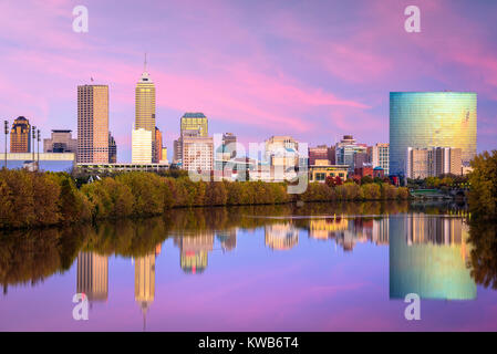 Indianapolis, Indiana, USA Skyline sur la Rivière Blanche. Banque D'Images