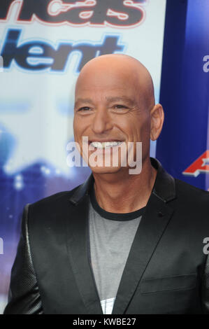 NEWARK, NEW JERSEY - 20 février : Howie Mandel arrive à l 'America's Got Talent' Saison 9 Photo appeler au New Jersey Performing Arts Center le 20 février 2014 à Newark, New Jersey. People : Howie Mandel Banque D'Images