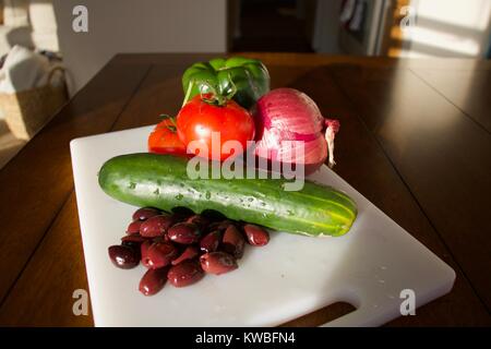 Des légumes frais et des olives Banque D'Images