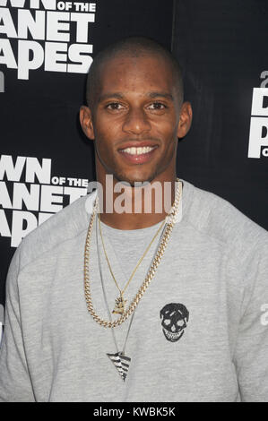 NEW YORK, NY - 08 juillet : Victor Cruz assiste à la 'Dawn des planètes des singes" premiere à Williamsburg salles le 8 juillet 2014 à New York. People : Victor Cruz Banque D'Images