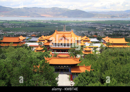 Toits de tuile de temple de ChongSheng monastère à Dali, Chine Banque D'Images