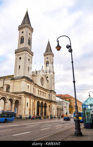 La paroisse catholique et l'église de l'Université Saint-Louis, appelé Ludwigskirche, à Munich Banque D'Images