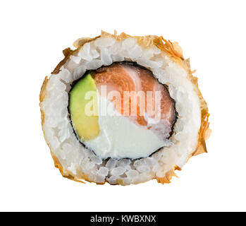 Bonito roll avec du saumon, d'avocat et de fromage à la crème isolé sur fond blanc Banque D'Images