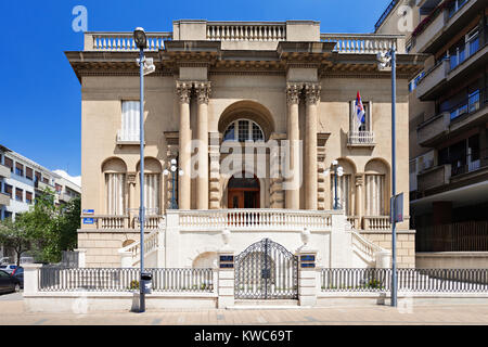 Façade du Musée Nikola Tesla à Belgrade Banque D'Images