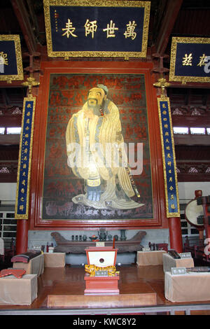 Photo de Confucius sur le mur à l'intérieur de temple à Suzhou, Chine Banque D'Images